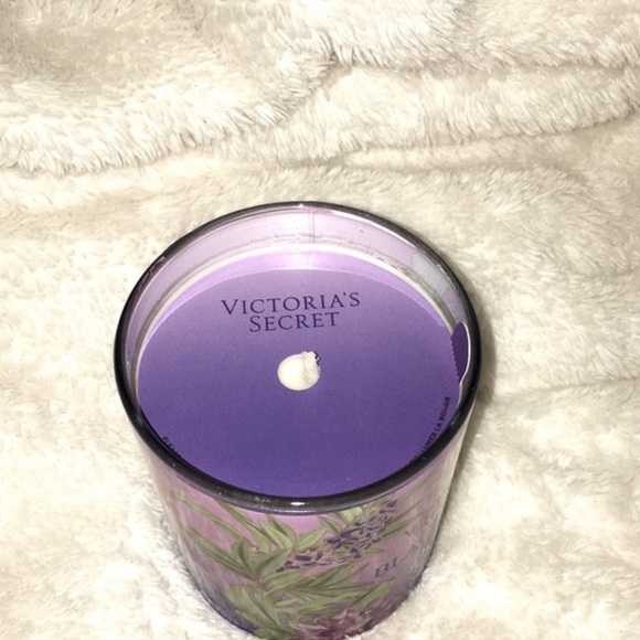 VICTORIAS SECRET BLACKBERRY BITE SCENTED SINGLE WICK CANDLE 9 oz - Picture 4 of 5